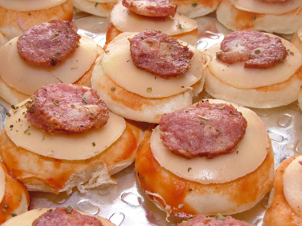 Mini-Pizza Calabresa (25 und)