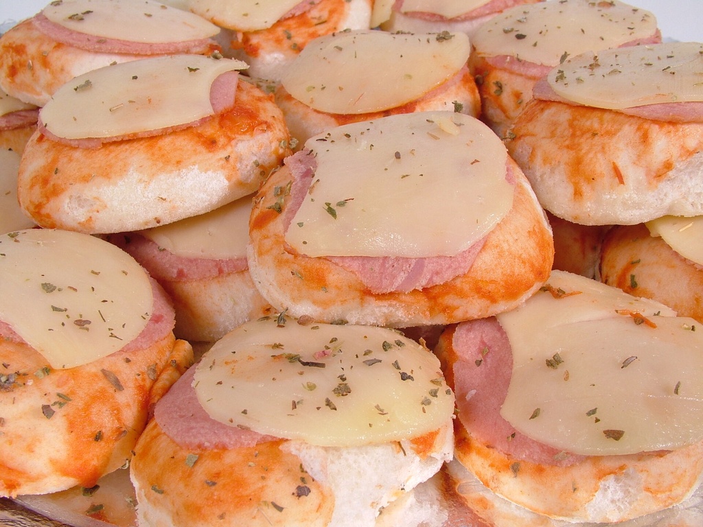 Mini-Pizza Presunto e Queijo (25 und)