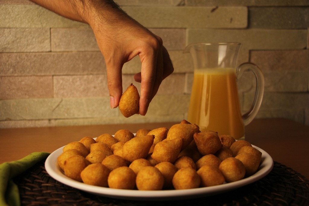 Combo 50 Salgadinhos Fritos + Refrigerante 1L