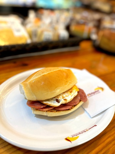 [238] Pão Francês na Chapa c/ Ovo Calabresa