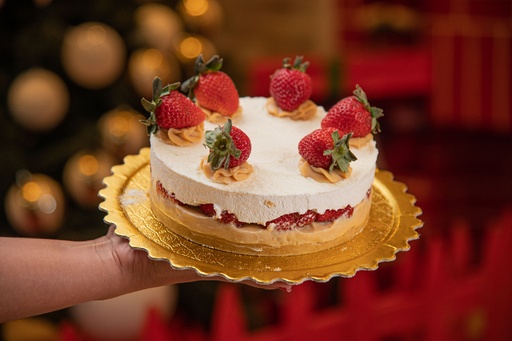 [1327] Torta Gelada de Ninho com Morango