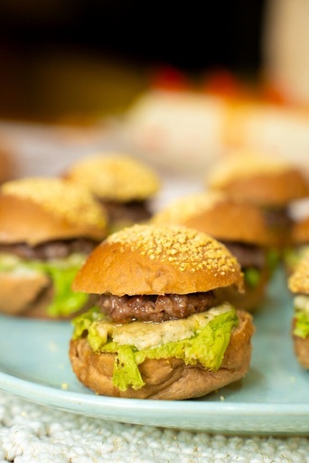 [1446] Mini Hamburger Australiano com Queijo Gorgonzola e Mel (25und)
